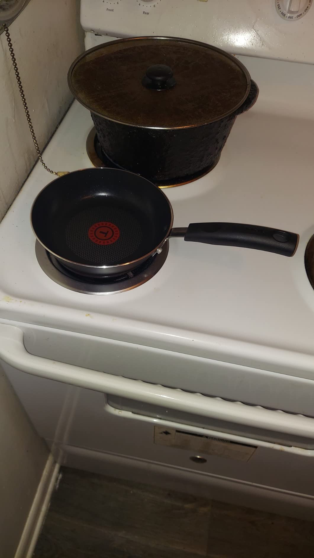 T-Fal Signature Nonstick Pots and Pans Set 12 Piece, Oven Broiler Safe 350F, Kitchen Cookware Set w/Fry Pans, Saucepans, Saute Pan, Dutch Oven, Griddle, Kitchen, Home, Dishwasher Safe, Black customer photo 2