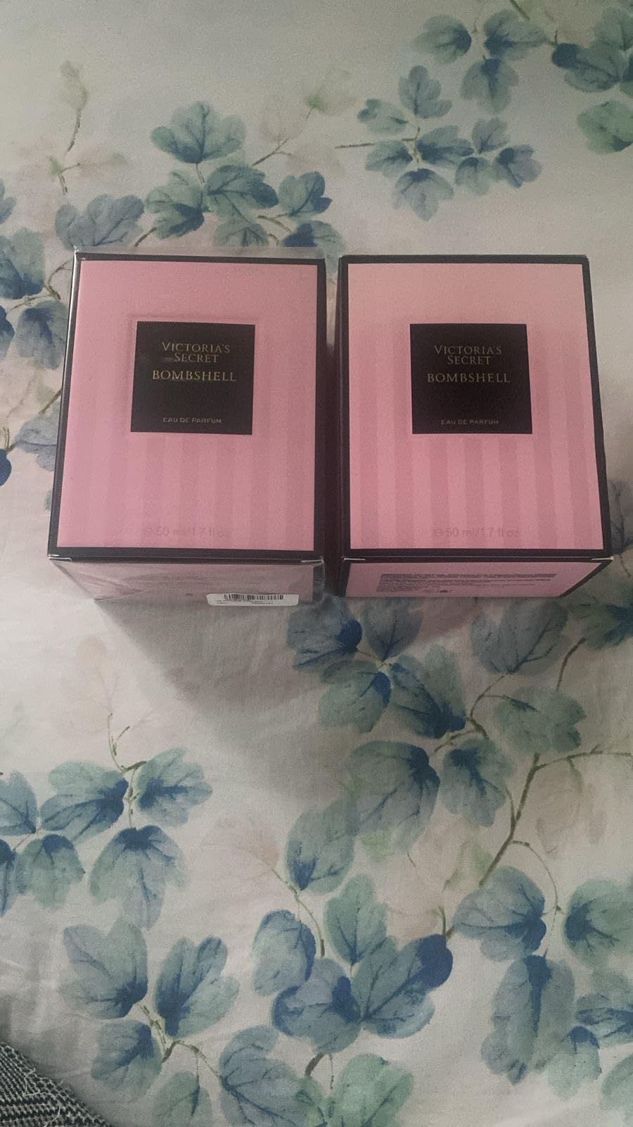 Victoria's Secret Bombshell Eau de Parfum, Bombshell - 1.7 fl oz customer photo 1