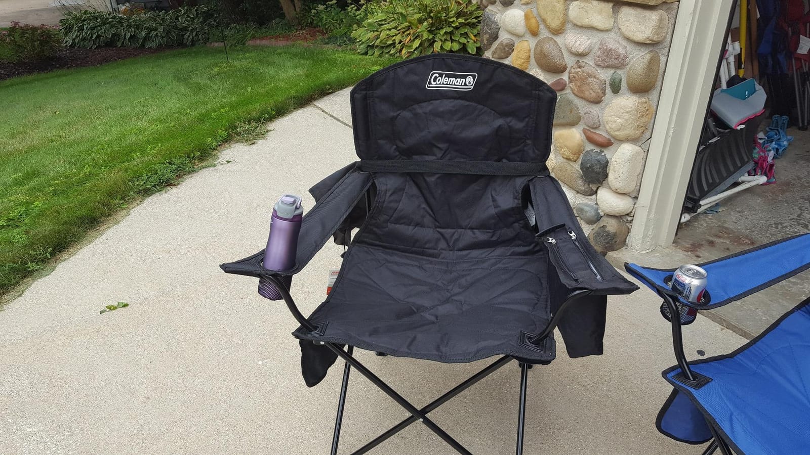 Coleman Portable Camping Chair with 4-Can Cooler, Cushioned Seat & Back with Side Pockets & Cup Holder, Carry Bag Included, Great for Camping, Tailgating, Firepits, Patio, & More customer photo 2