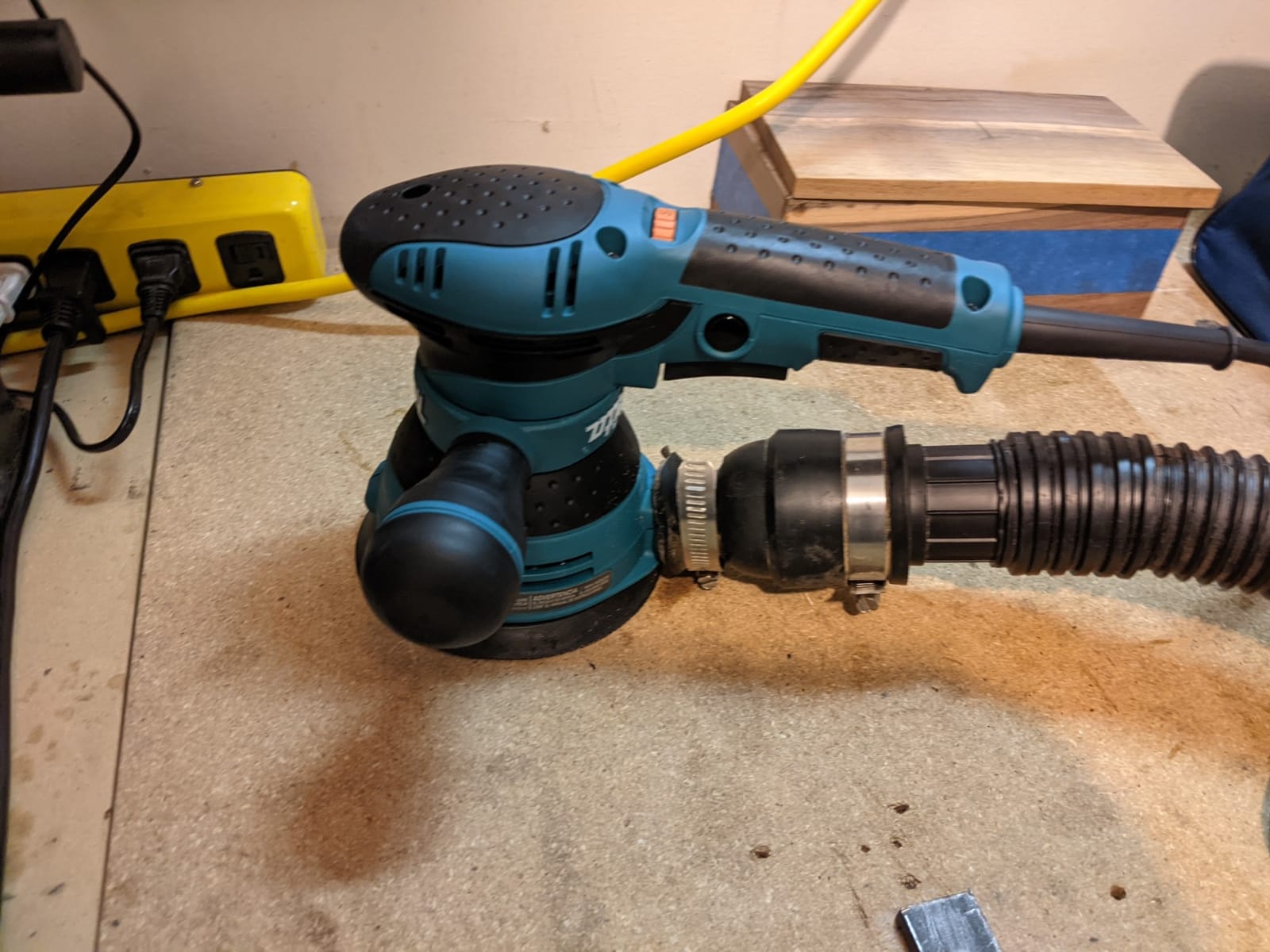 Makita BO5041K 5
