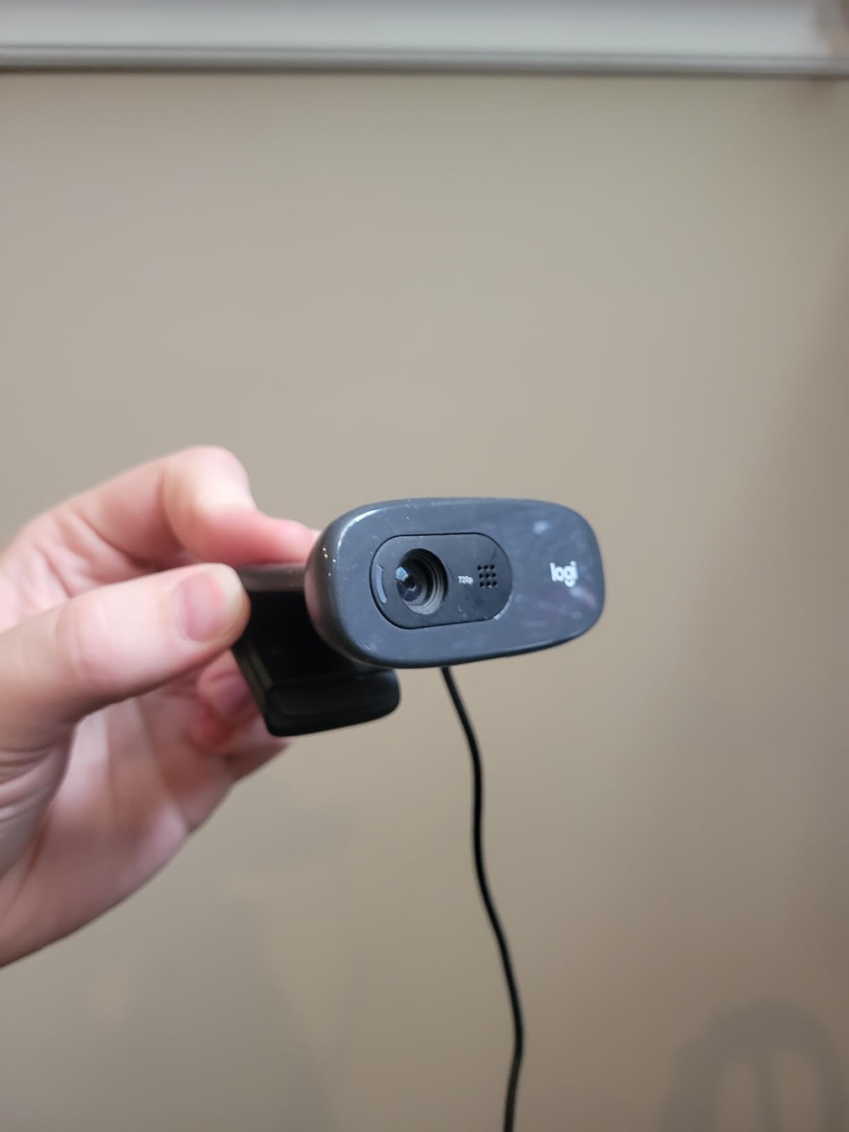 Logitech C270 720p Webcam Plug-and-Play Wide Screen Video Calling - Black | Auto-Light Correct, Noise-Reducing Mic, Zoom, Microsoft, Teams, Skype, Nintendo Switch 2 New GameChat Mode, PC Mac compatible customer photo 2
