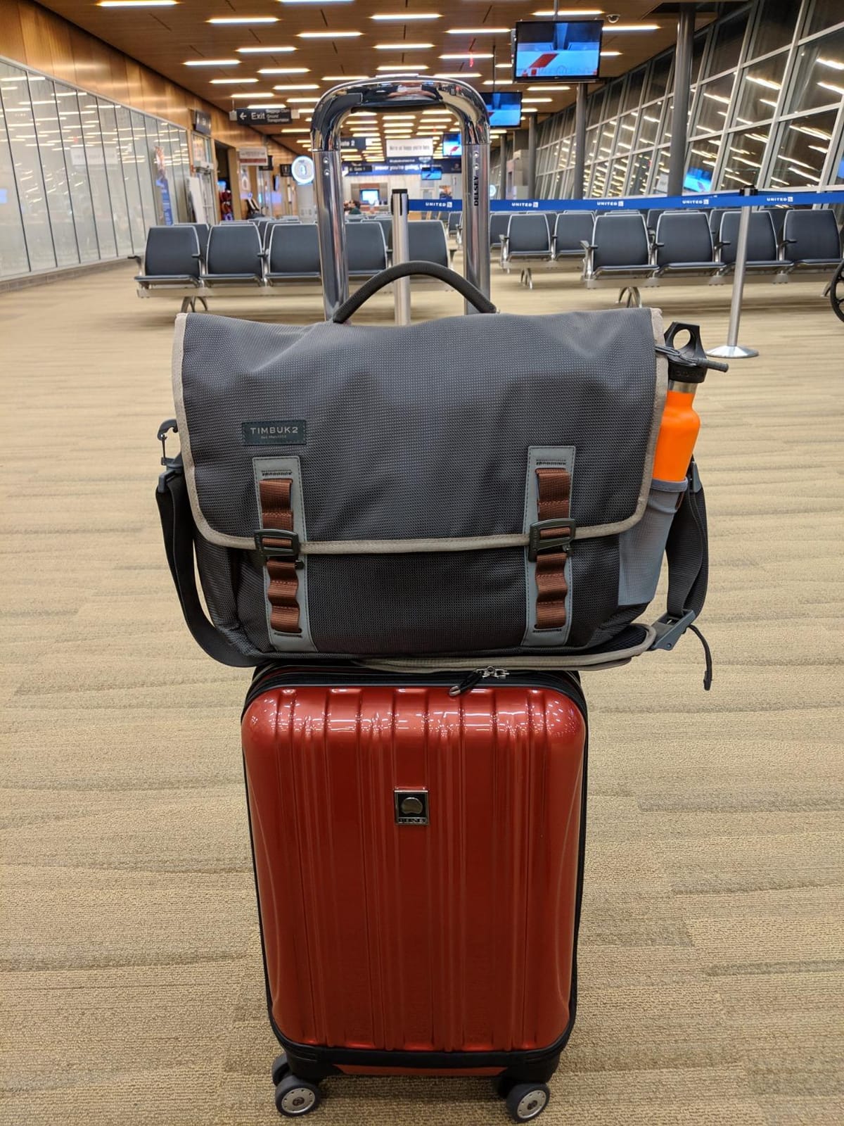 DELSEY PARIS Helium Aero Hardside Expandable Luggage with Spinner Wheels, Blue Cobalt, Checked-Large 28 Inch customer photo 2