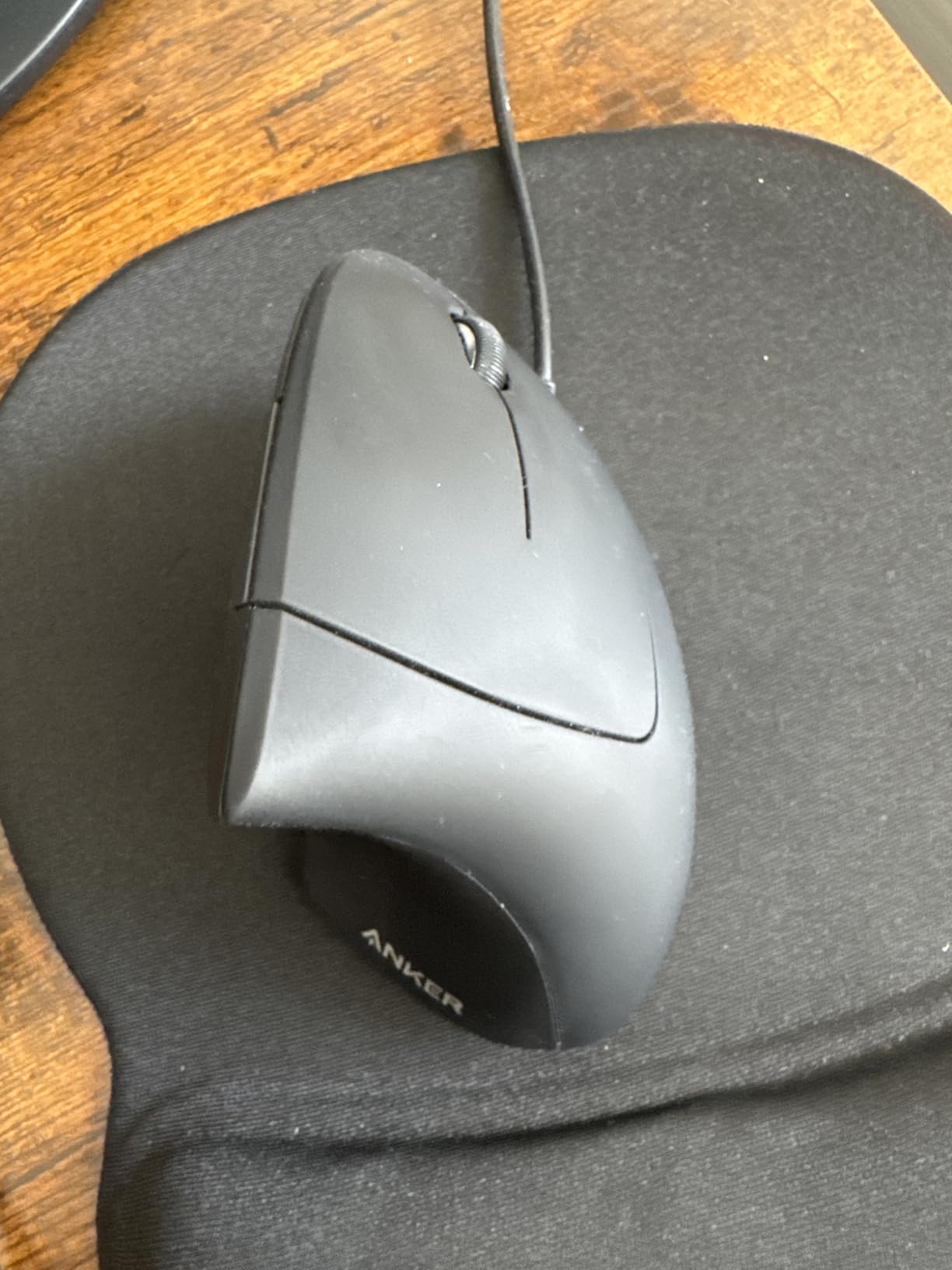 Anker USB Wired Vertical Mouse, Ergonomic Mouse for Computer and Laptops customer photo 1