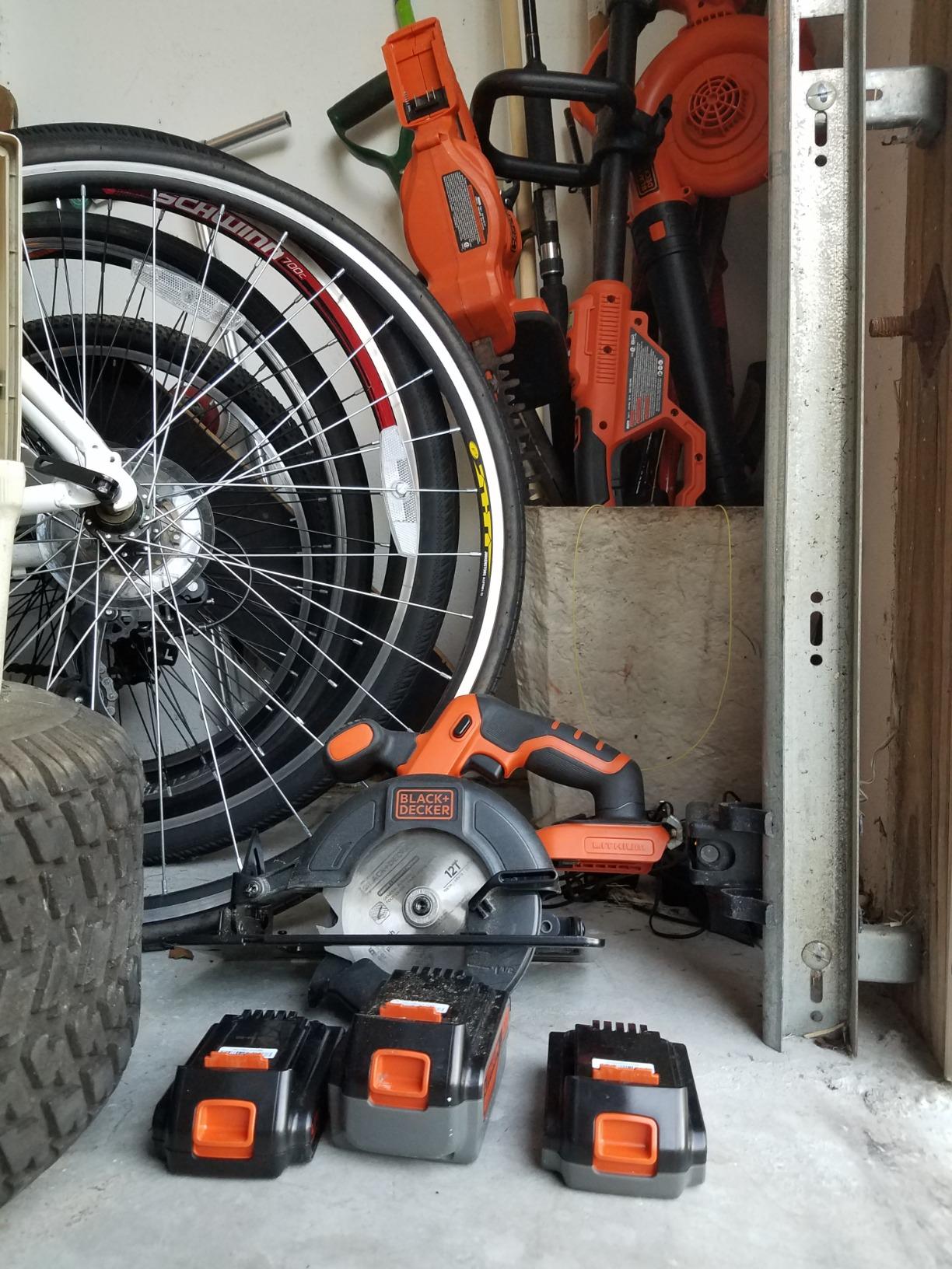 BLACK+DECKER 20V 5-1/2