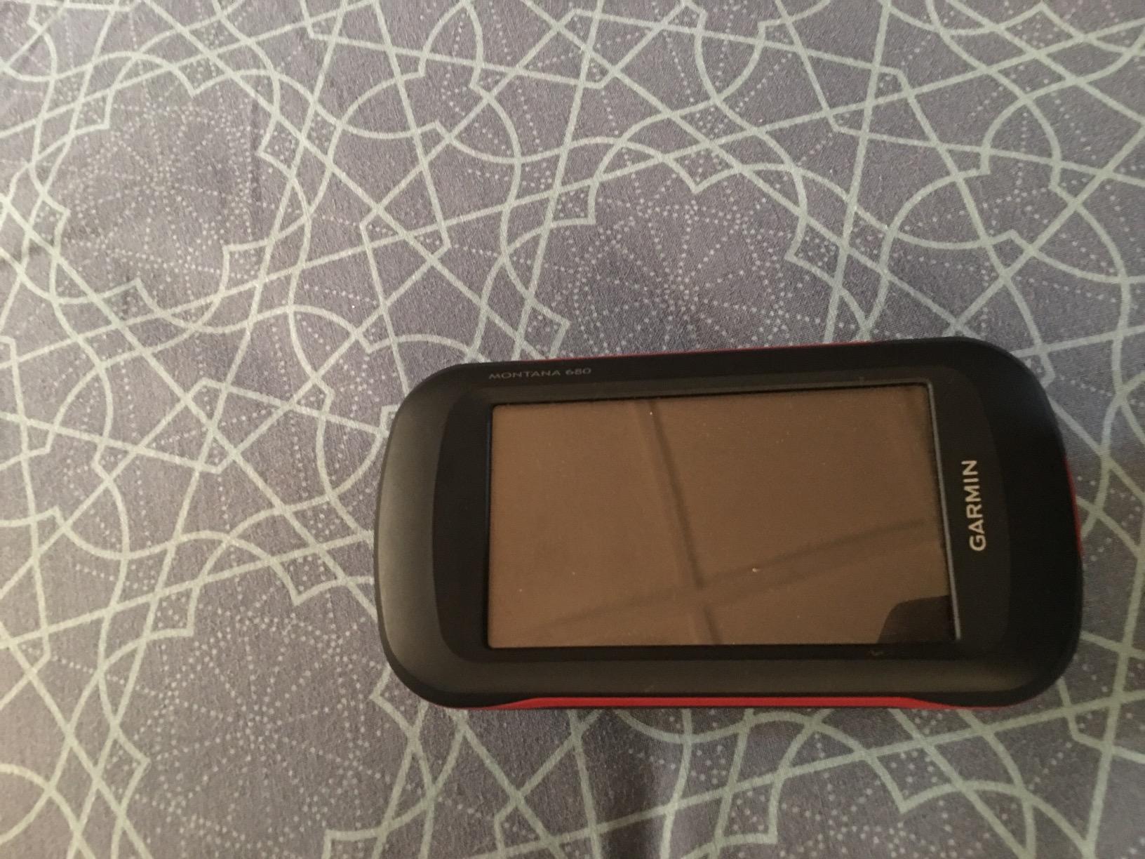 Garmin Montana 680, Touchscreen Hiking Handheld, GPS/GLONASS with 8 Megapixel Camera customer photo 2