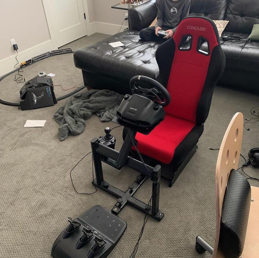 Logitech G920 Driving Force Racing Wheel and Pedals, Force Feedback + Logitech G Driving Force Shifter - Xbox Series X|S, Xbox One and PC, Mac - Black customer photo 2