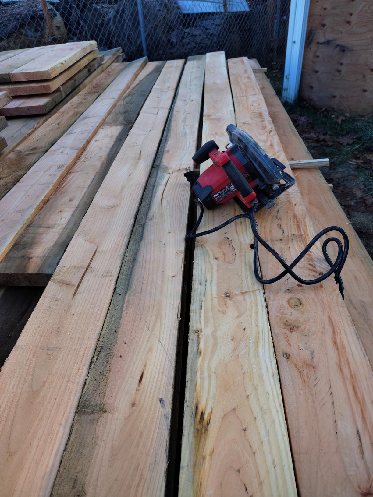 SKIL 15 Amp 7-1/4 Inch Circular Saw with Single Beam Laser Guide - 5280-01 customer photo 2