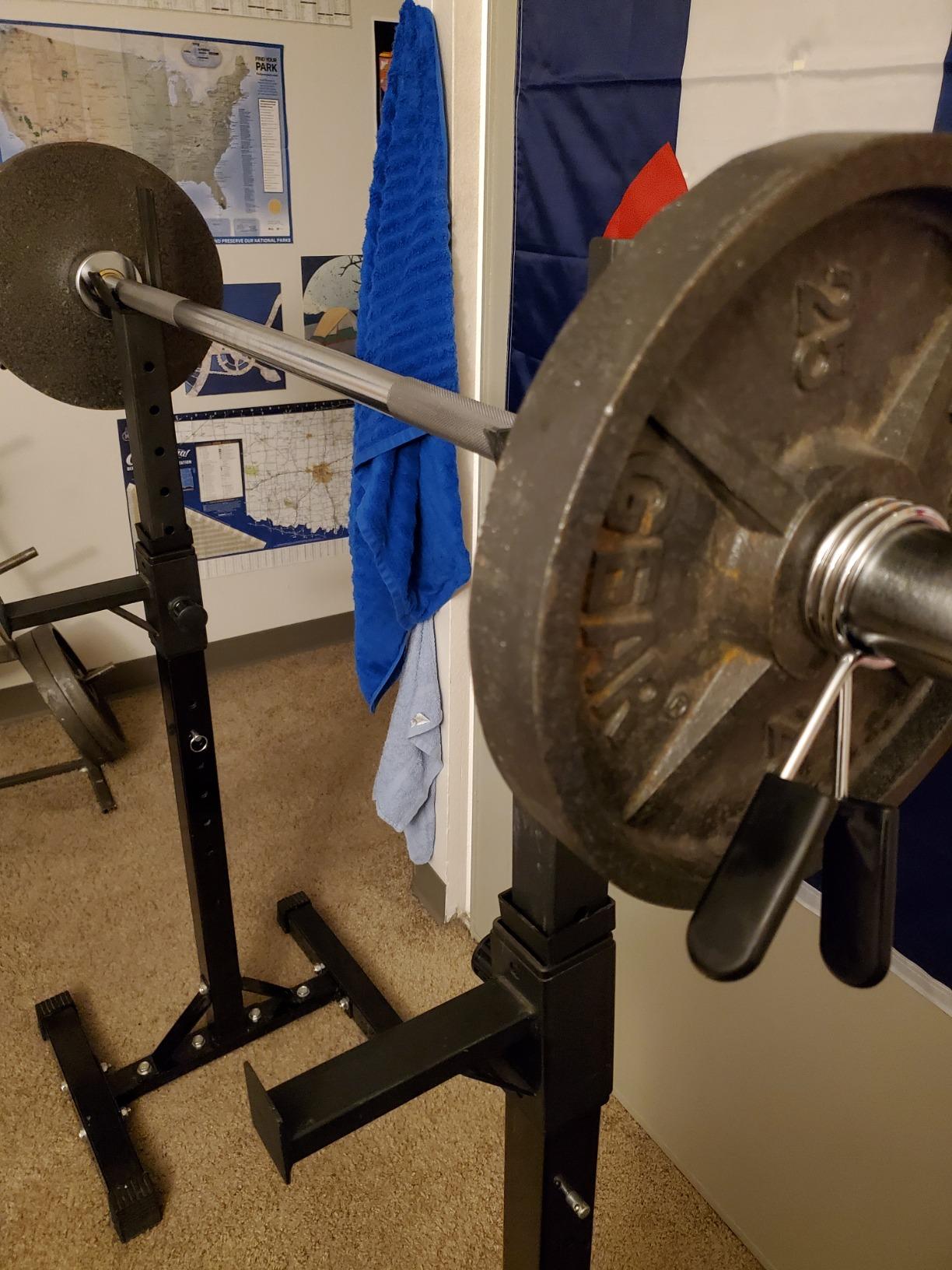 Titan Fitness 60in Olympic Weightlifting Barbell, 500 LB Capacity, 28mm Grip Shaft, Chrome Finish, Bronze Bushings, Olympic-Sized Weight Sleeves customer photo 1