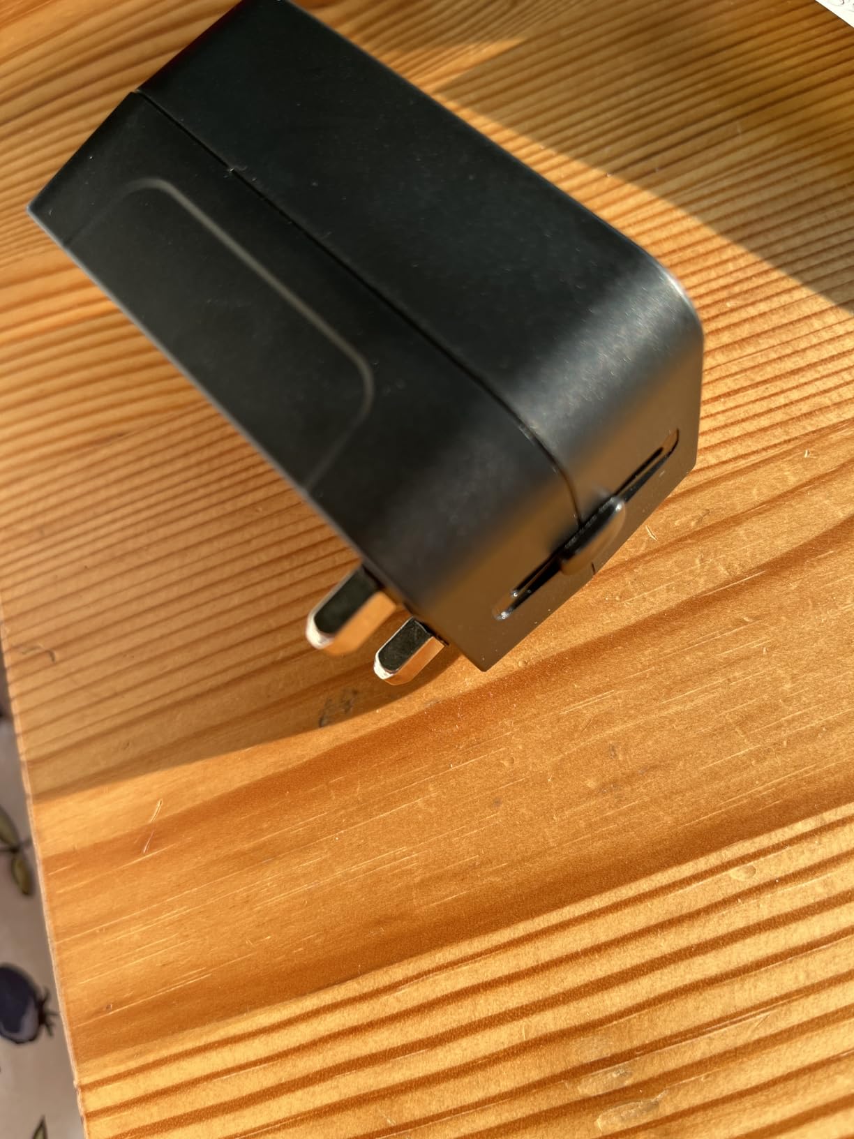 Universal Travel Adapter USB C, All in One Worldwide Plug Adapter, Black customer photo 2