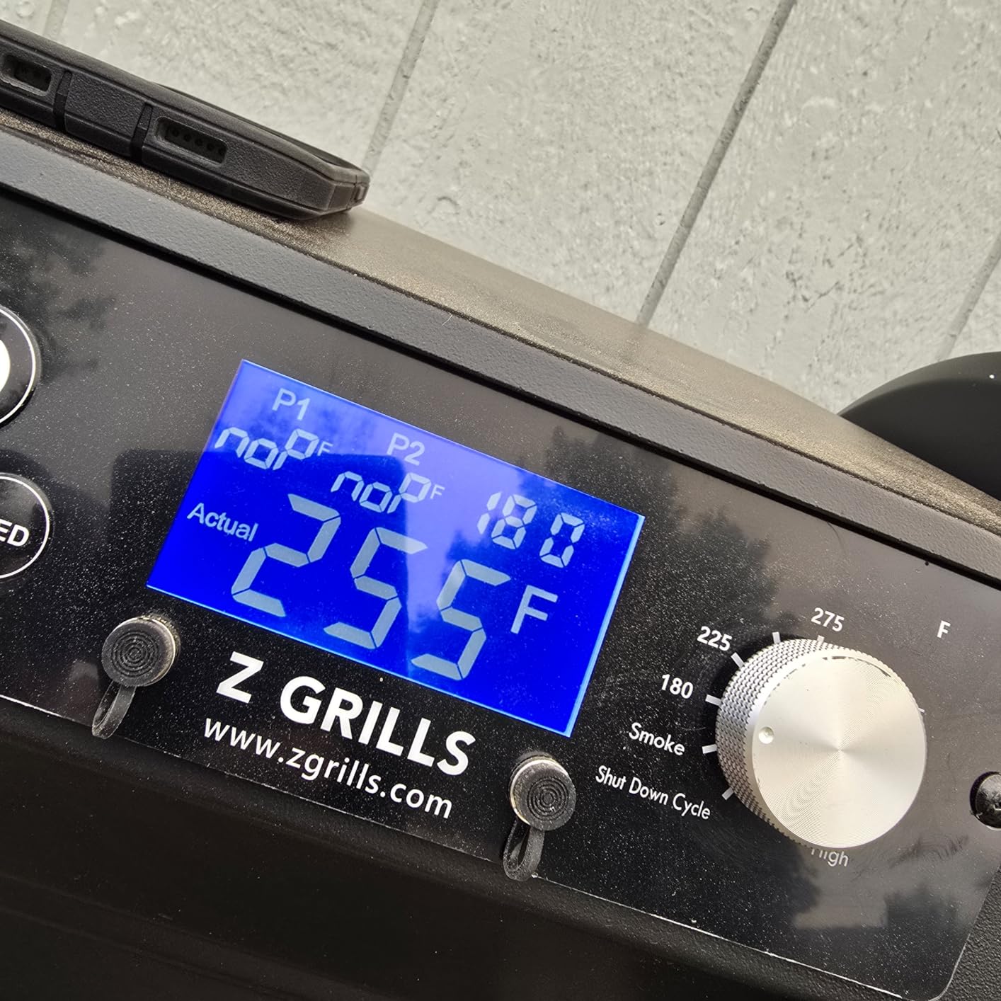 Z GRILLS Wood Pellet Grill Smoker with PID Control, Rain Cover, 700 sq. in Cooking Area for Outdoor BBQ, Smoke, Bake and Roast, 700D customer photo 2