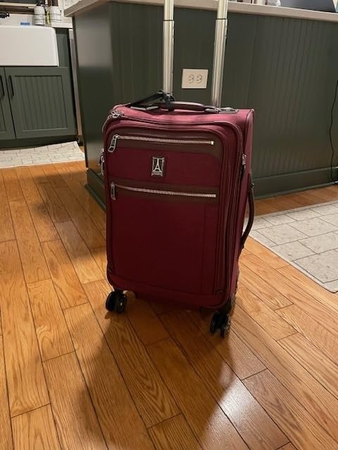 Travelpro Platinum Elite Carry-On Luggage Spinner, Black, 21-Inch customer photo 1