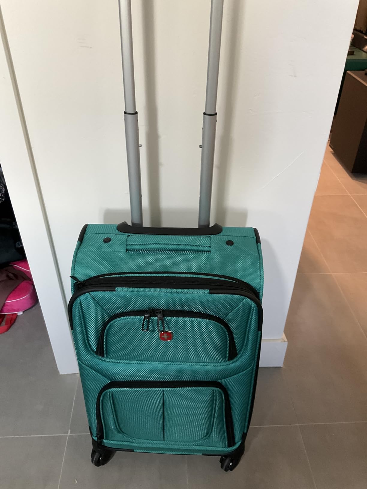 SWISSGEAR Sion Carry-On Spinner Luggage, Softside Expandable, Lightweight Suitcase, Teal, 22.75-Inch customer photo 2