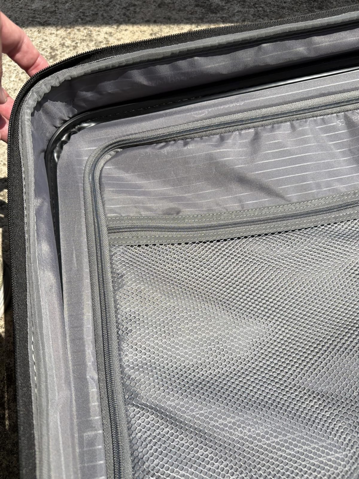 Amazon Basics 3-Piece Hardside Expandable Travel Luggage Set (21