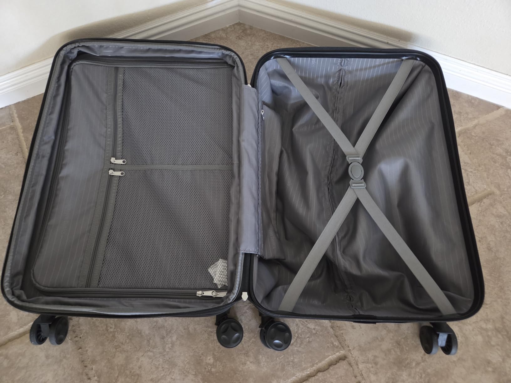 Amazon Basics 3-Piece Hardside Expandable Travel Luggage Set (21