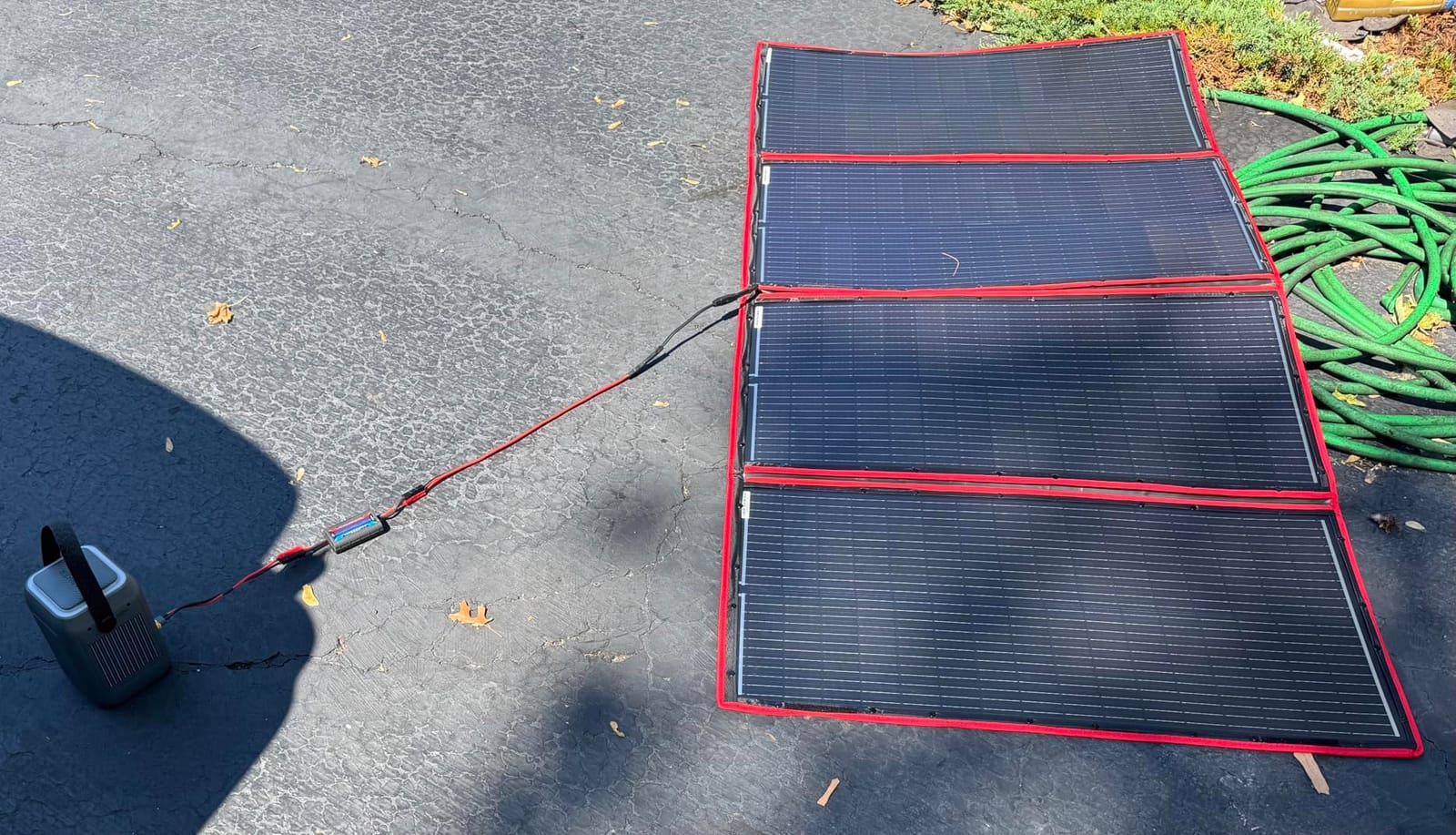 DOKIO 100W Portable Foldable Solar Panel Kit for 12V Battery Charging customer photo 1
