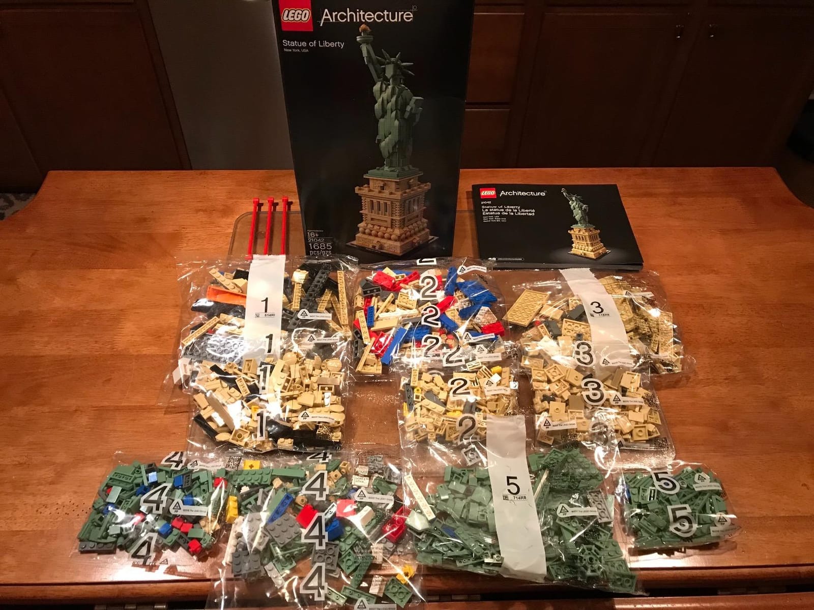 LEGO Architecture Statue of Liberty Model Building Set - Collectible New York City Souvenir, Creative Home Décor or Office Centerpiece, Great Gift Idea for Adults and Teens, 21042 customer photo 2