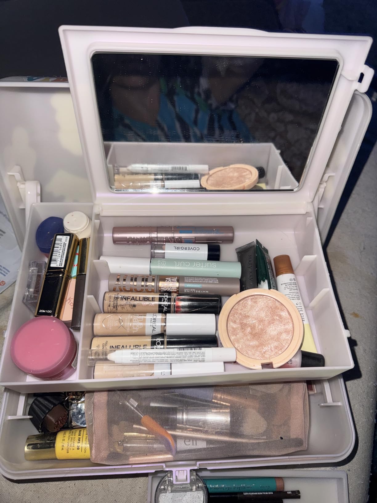 Caboodles On-The-Go Girl Makeup Box, Seafoam on Lavender, Hard Plastic Makeup Organizer Box, Built-In Mirror, Secure Latch for Safe Travel, Spacious Storage for Large Items customer photo 2