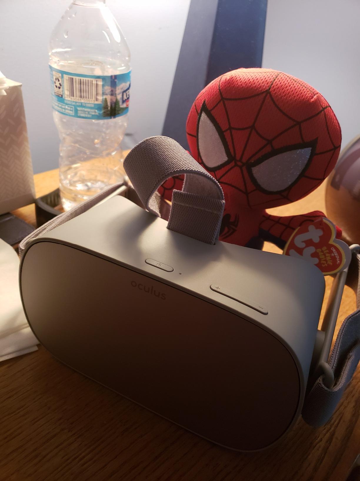 Oculus Go Standalone Virtual Reality Headset - 64GB customer photo 1