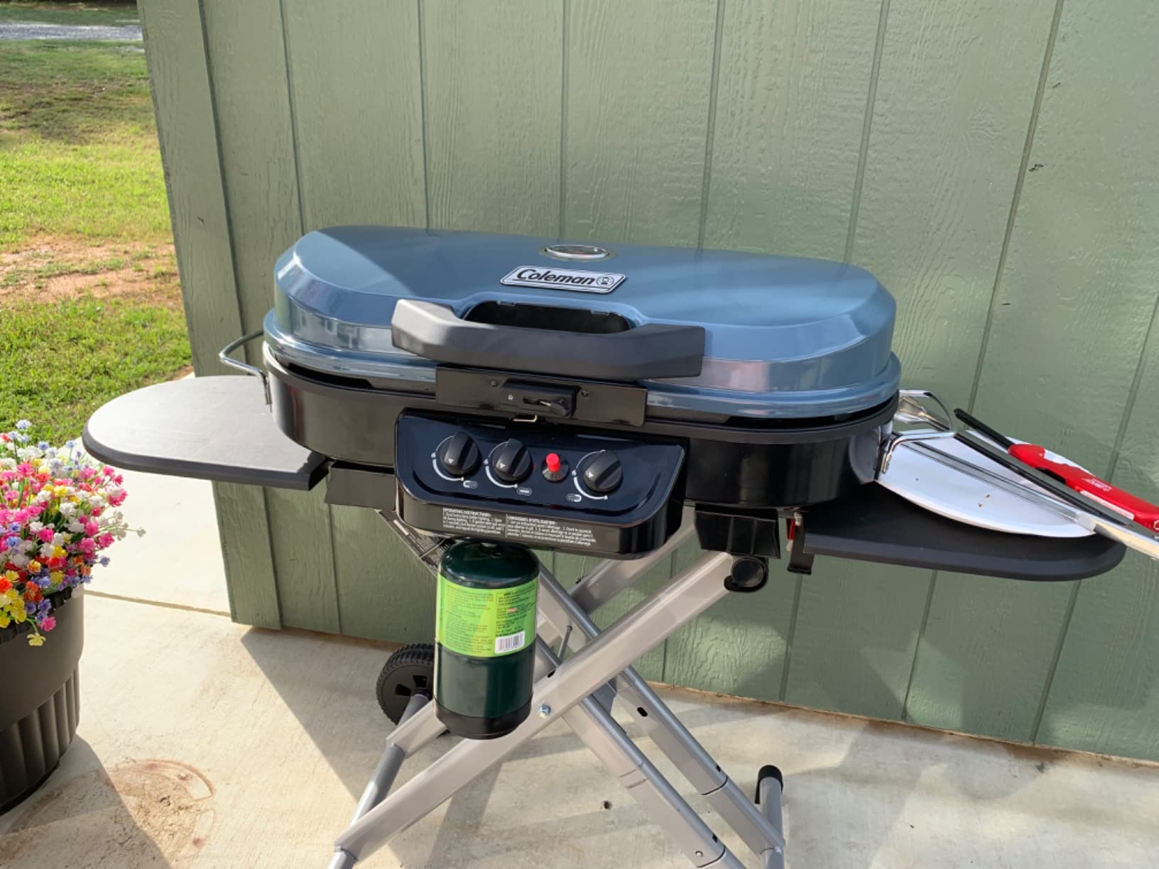 Coleman RoadTrip 285 Portable Propane Grill, 3 Burners, Red customer photo 2