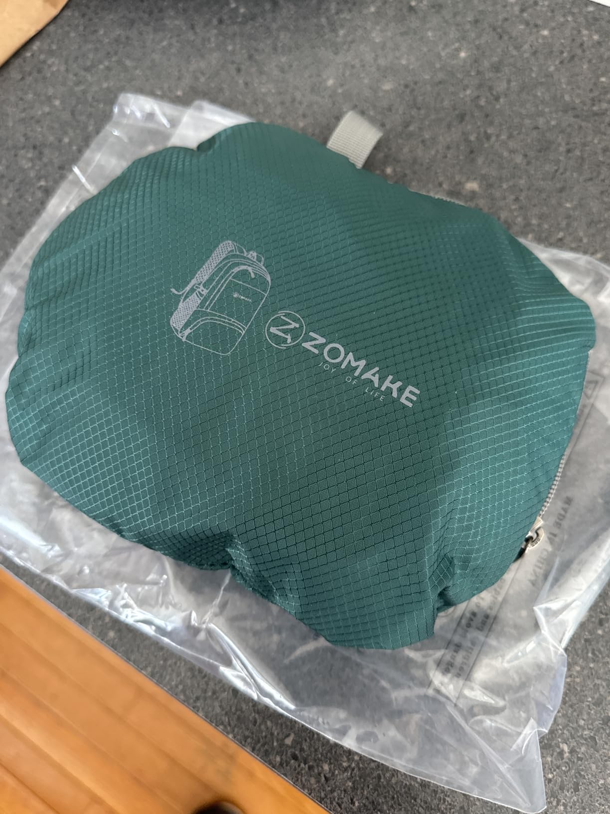 ZOMAKE Lightweight Packable Backpack 30L, Foldable Hiking Backpacks Water Resistant Compact Folding Daypack for Travel(Dark Green) customer photo 2