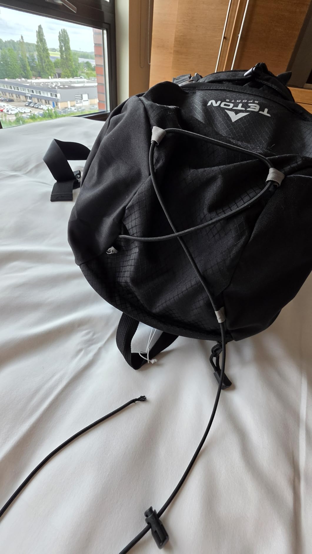 Loowoko 50L Hiking Backpack with Rain Cover for Both Men & Women customer photo 1
