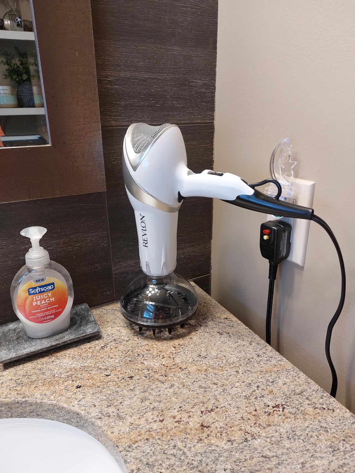 REVLON Infrared Ionic Hair Dryer with Diffuser & Concentrator, White customer photo 1