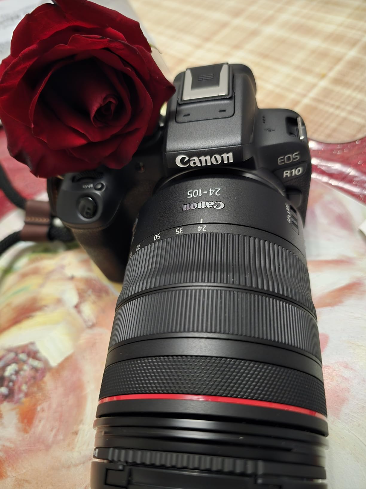 Canon RF 24-105mm f/4L is USM Zoom Lens, Black, Compatible with EOS R Series Mirrorless Cameras customer photo 2
