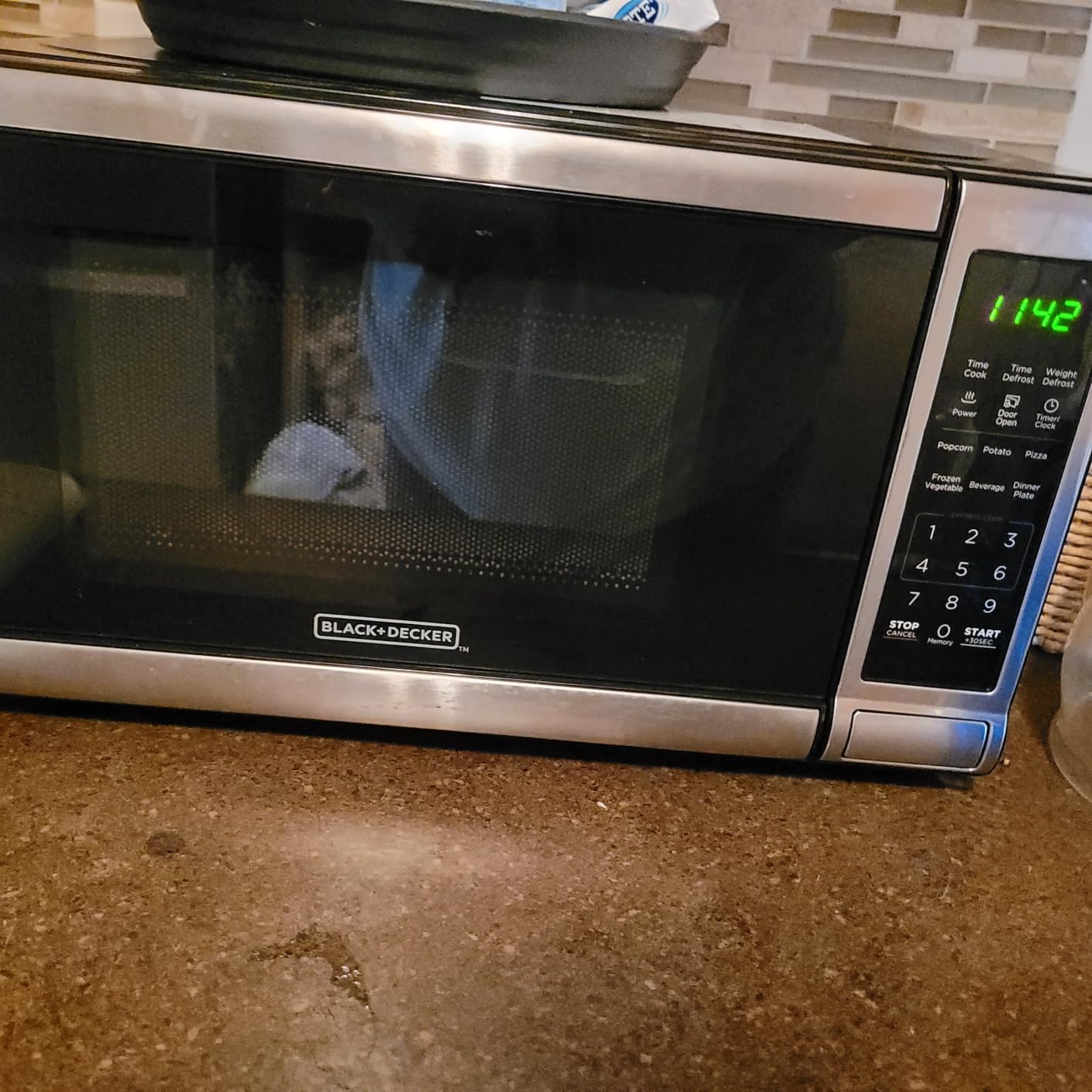 BLACK+DECKER Microwave Oven Countertop, 1.1 Cu.Ft, 1000W, Stainless Steel customer photo 1