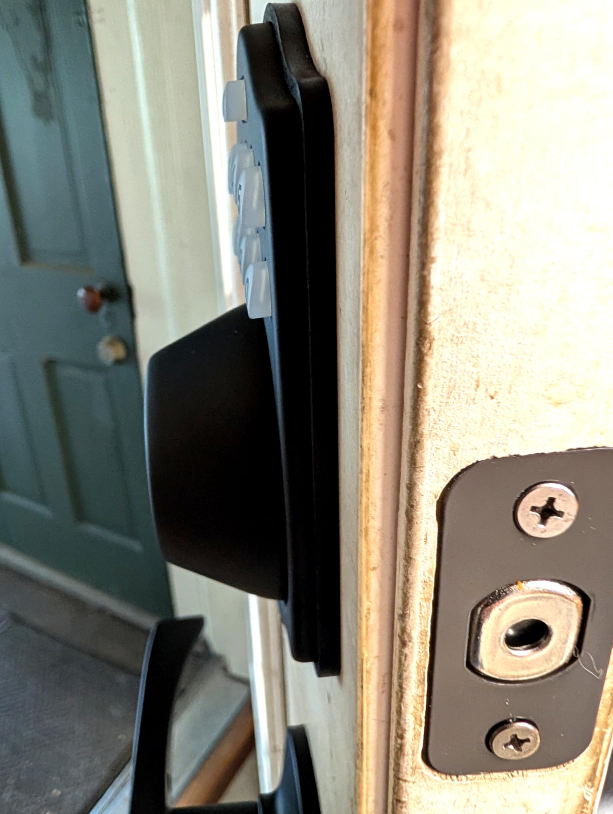 Amazon Basics Electronic Keypad Deadbolt Door Lock with Auto Lock, Customizable User Codes, One-time Codes, Touch-Control Keyless Entry, Traditional, Satin Nickel, 1-Pack customer photo 2