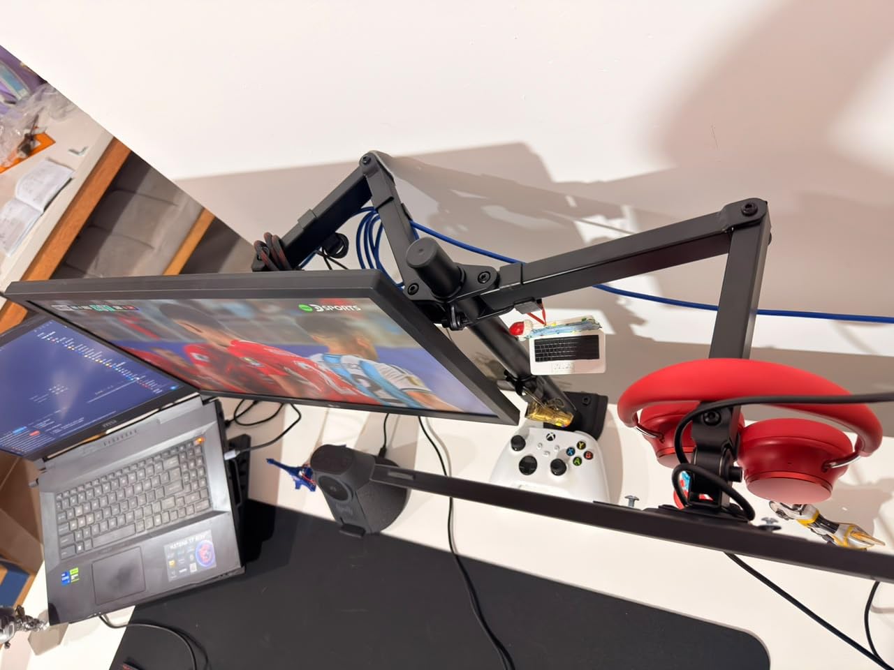 HUANUO Dual Monitor Mount for 2 Monitors up to 32 inches, Heavy Duty Dual Monitor Stand Holds up to17.6lbs, Dual Monitor Arm with Height Adjustable Tilt Swive Rotate, VESA Hole 75mm or 100mm customer photo 2
