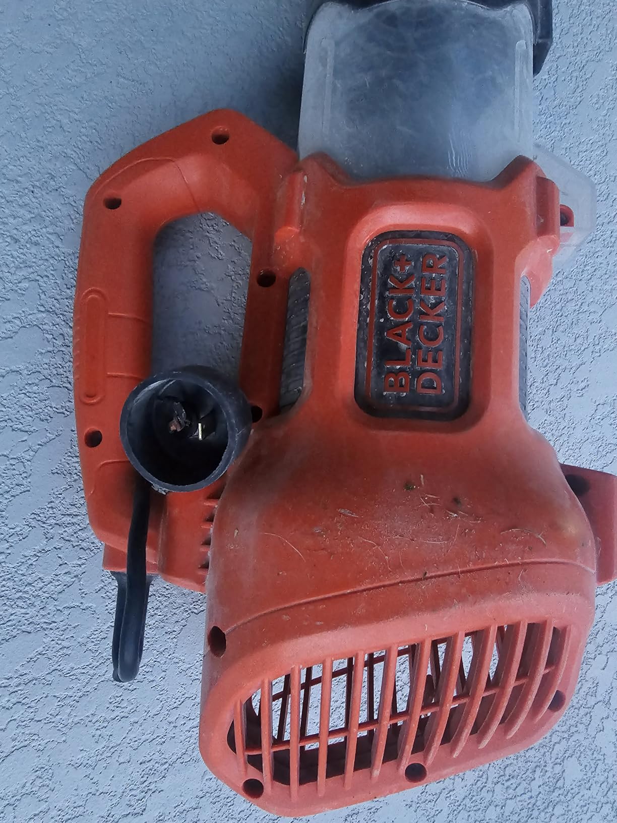 BLACK + DECKER Electric Leaf Blower, Hand Held Blowers for Lawn Care, Up to 450 CFM and 140 MPH Power, Axial, Lightweight, Corded (BEBL750) customer photo 2