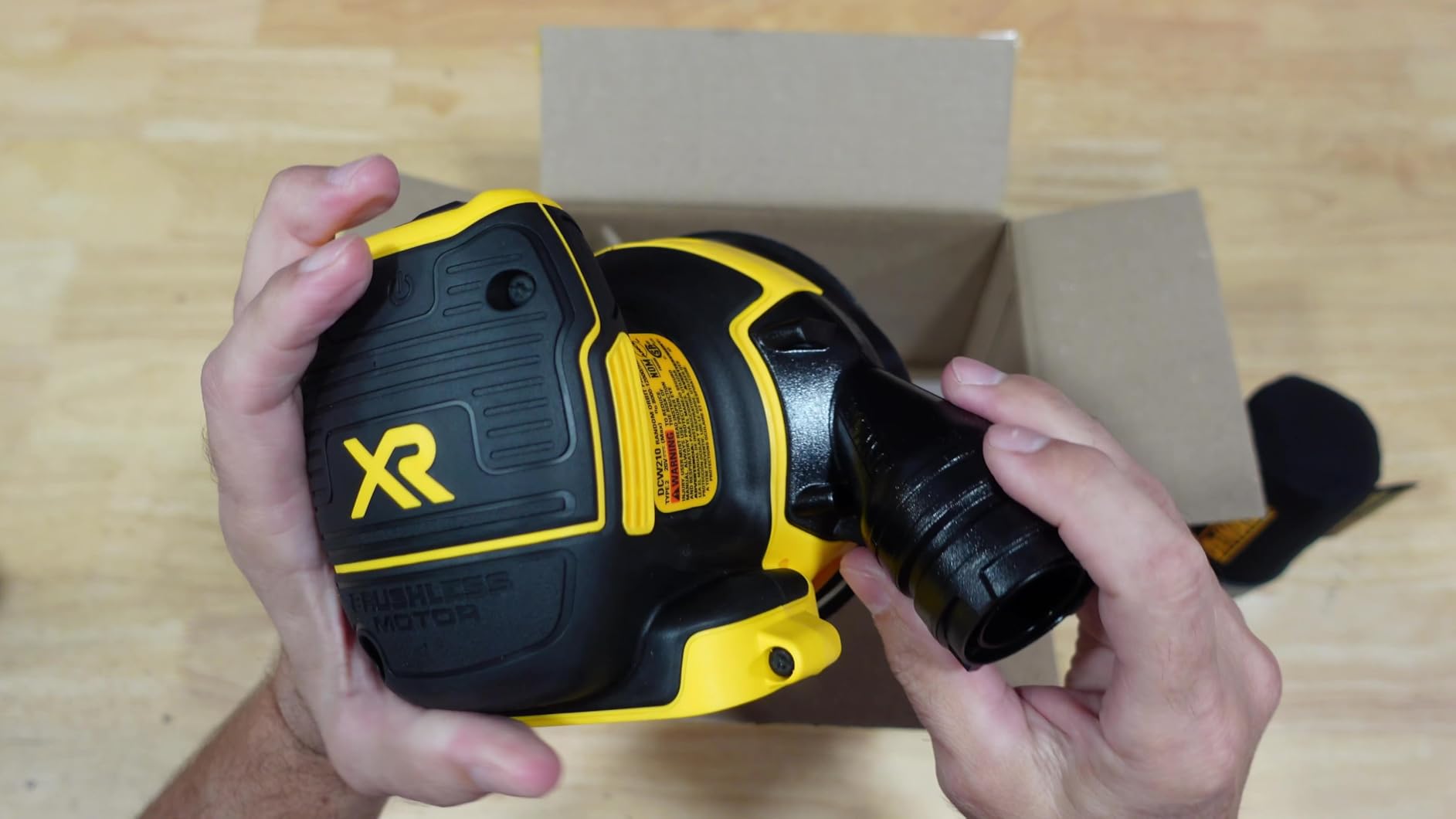 DEWALT 20V MAX Orbital Sander, Tool Only (DCW210B) customer photo 2