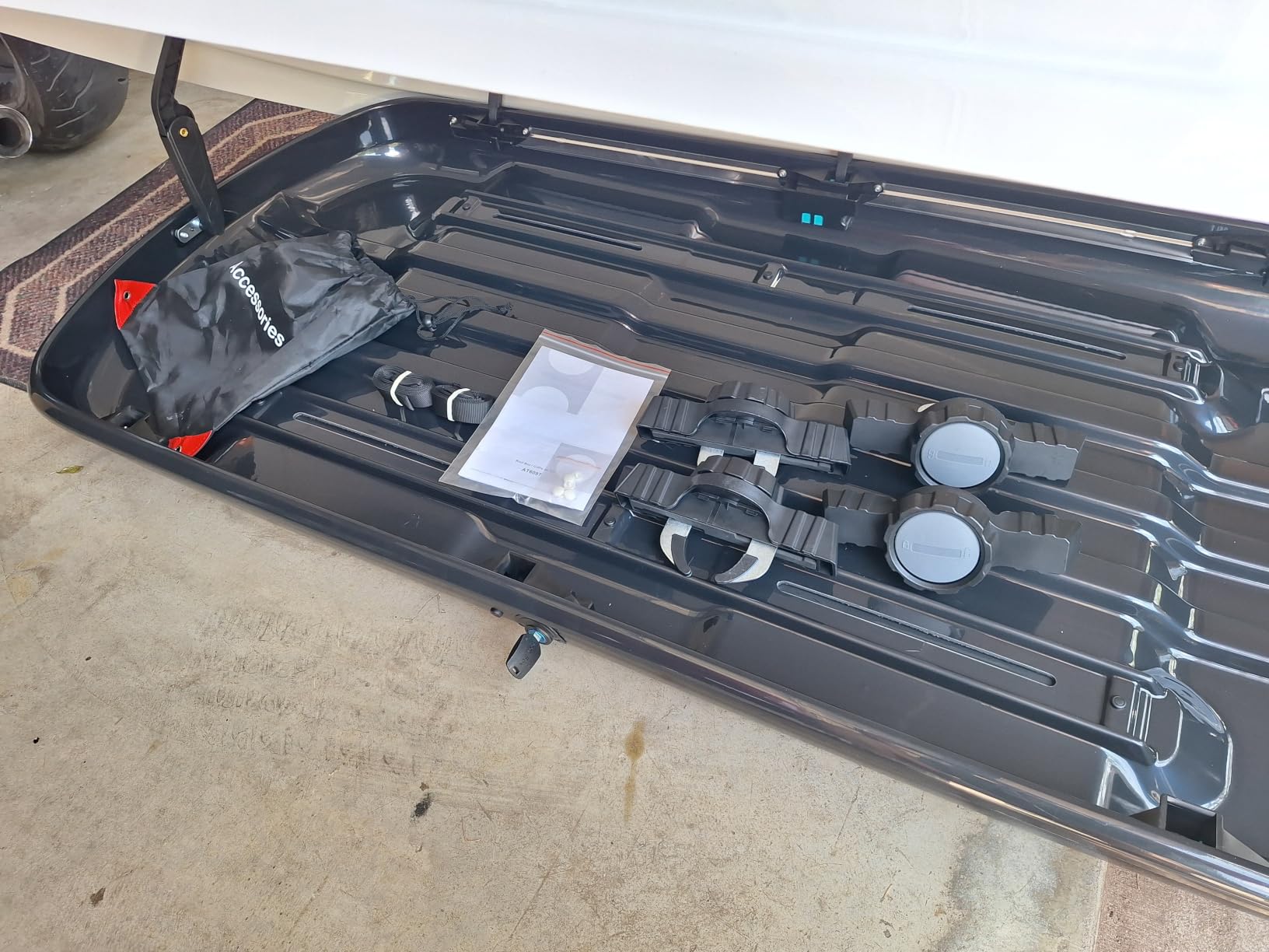 Goplus Rooftop Cargo Carrier Hard Shell, 14 Cubic Feet Waterproof Car Roof Cargo Carrier w/Dual Side Opening, Security Key, 165LBS Capacity, for 17” to 22.8” Wide Crossbar Rack, Vehicle Cargo Box customer photo 1