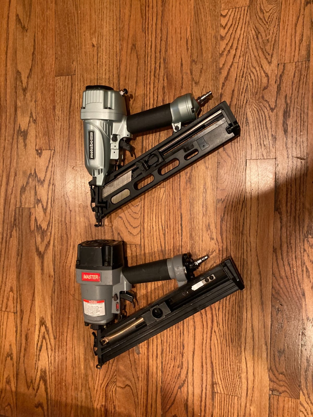 Metabo HPT 15 Gauge Angled Finish Nailer, Selective Actuation, NT65MA4 customer photo 1
