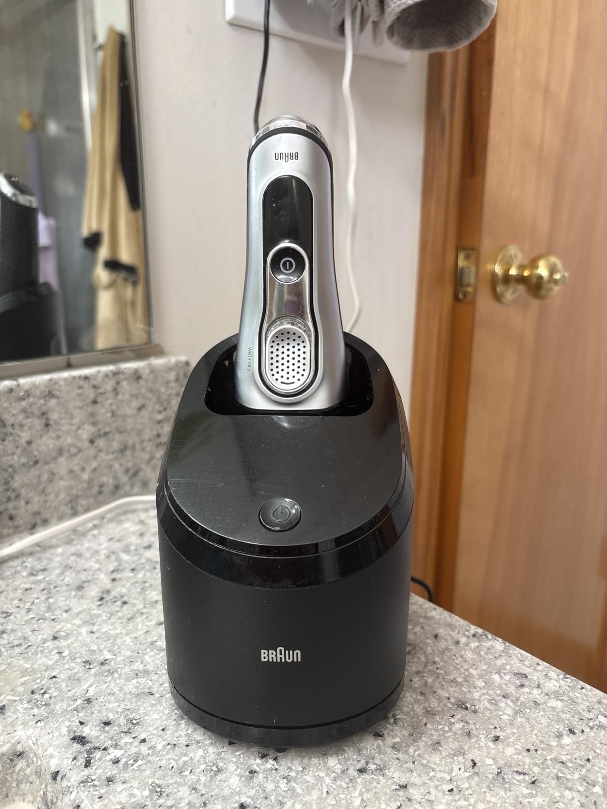 Remington MB4700 Smart Beard Trimmer with Memory Settings and Digital Touch Screen, Rechargeable for Cordless Use customer photo 2