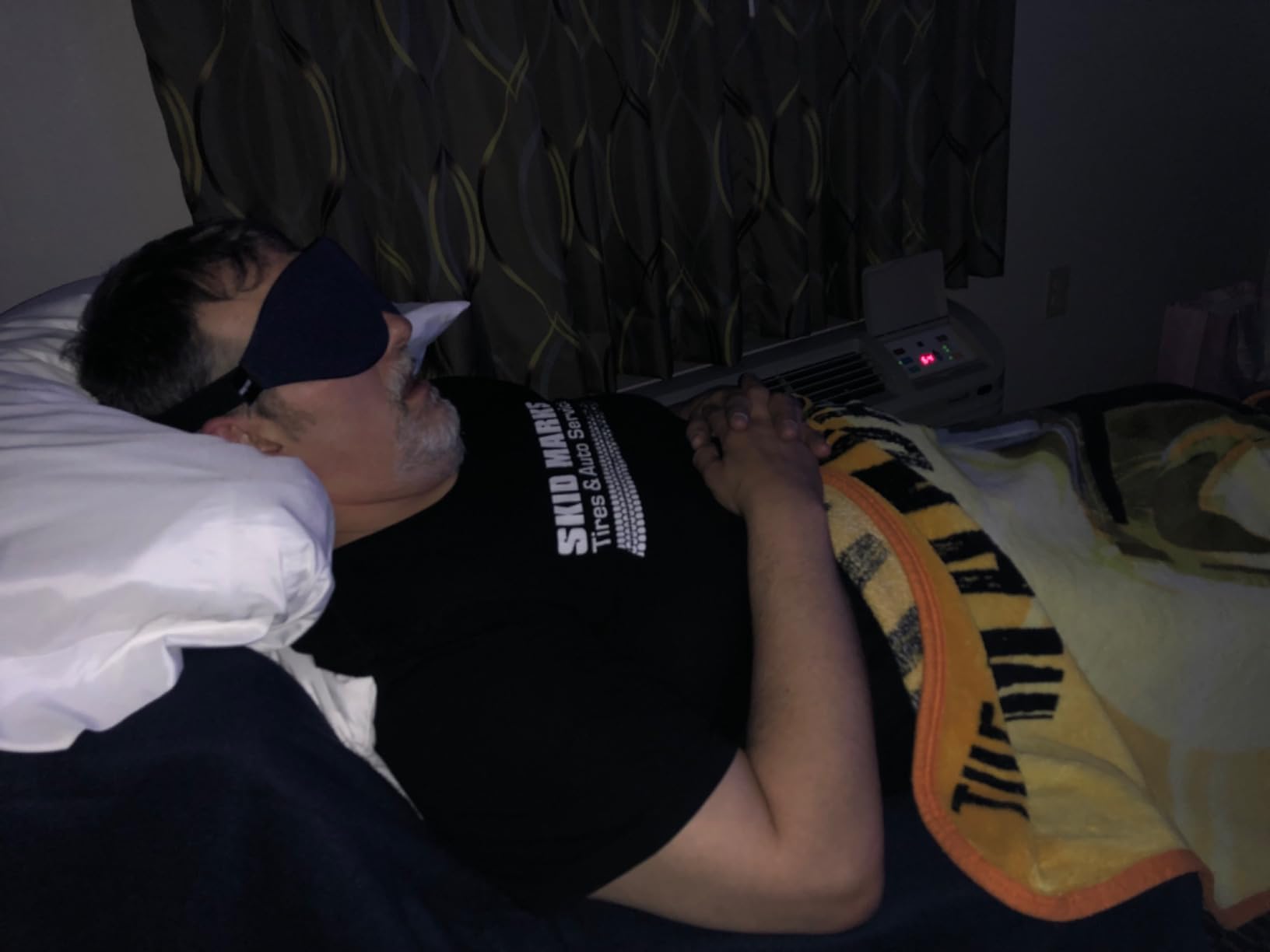 YIVIEW Sleep Mask for Side Sleeper, Light Blocking Zero Pressure Blindfold customer photo 1