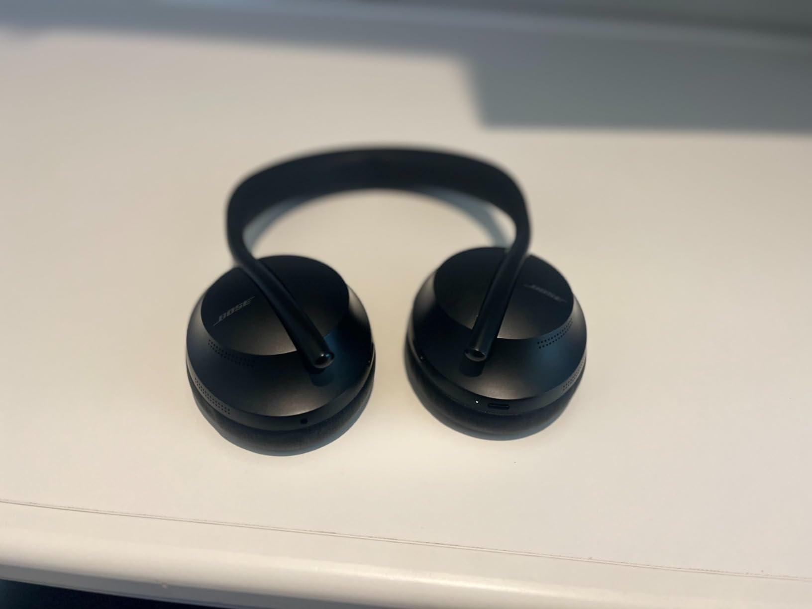 Bose Headphones 700, Noise Cancelling Bluetooth Over-Ear Wireless Headphones with Built-in Microphone for Clear Calls and Alexa Voice Control, Black customer photo 2