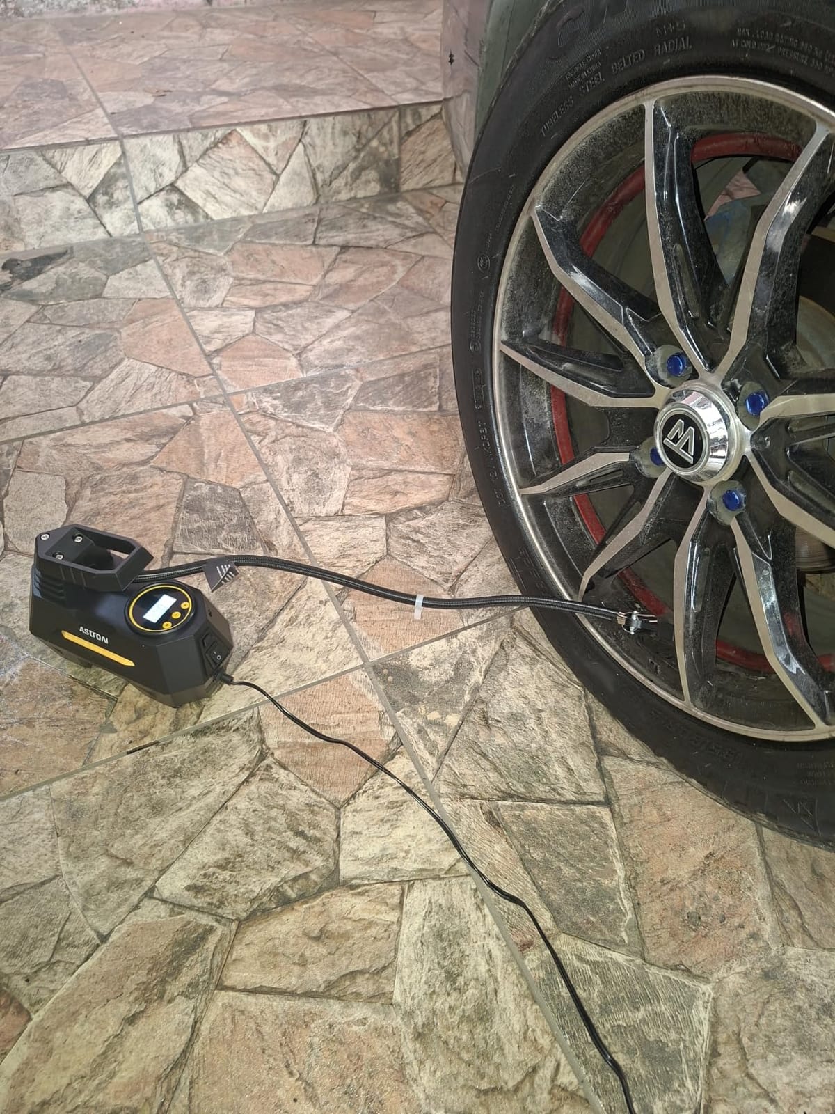 AstroAI AIRUN H Tire Inflator Portable Air Compressor, 12V DC Tire Inflator, Auto Shut-Off with Digital Pressure Gauge & LED Light, Fast Inflation for Car, Motorcycle, Bike Tires, 9.8Ft Cord, Yellow customer photo 1
