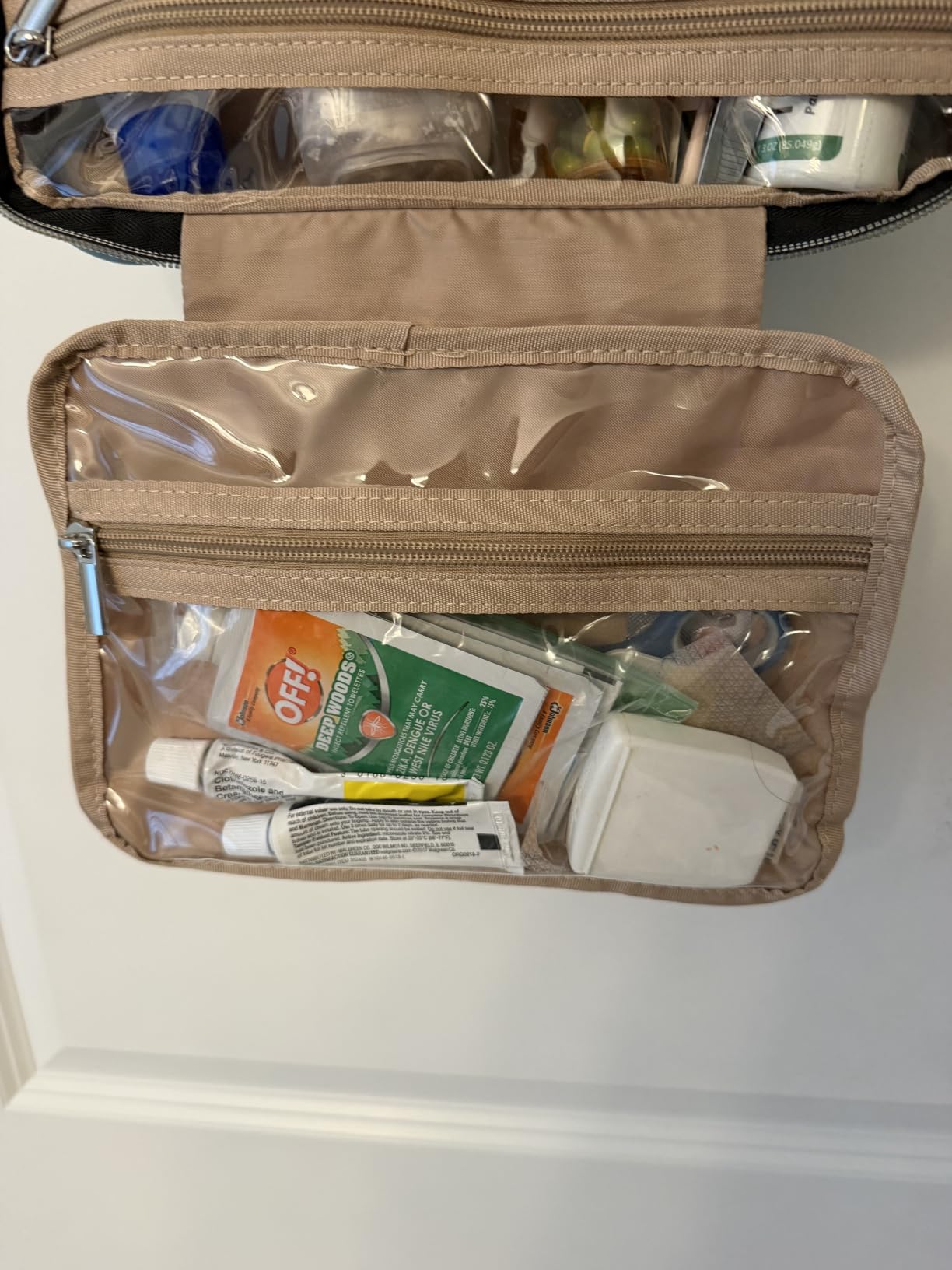 BAGSMART Toiletry Bag Travel Bag with Hanging Hook, Water-resistant Makeup Cosmetic Bag Travel Organizer for Accessories, Shampoo, Full-size Container, Toiletries (Baby Pink, Medium) customer photo 1