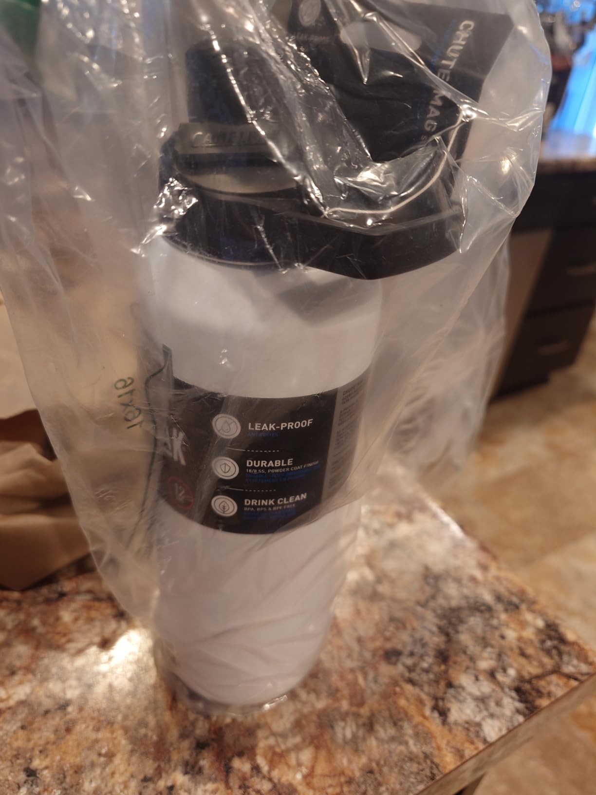 CamelBak Chute Mag Vacuum Insulated Stainless Steel Water Bottle, Magnetic Leak‑Resistant Cap for Everyday Hydration customer photo 1
