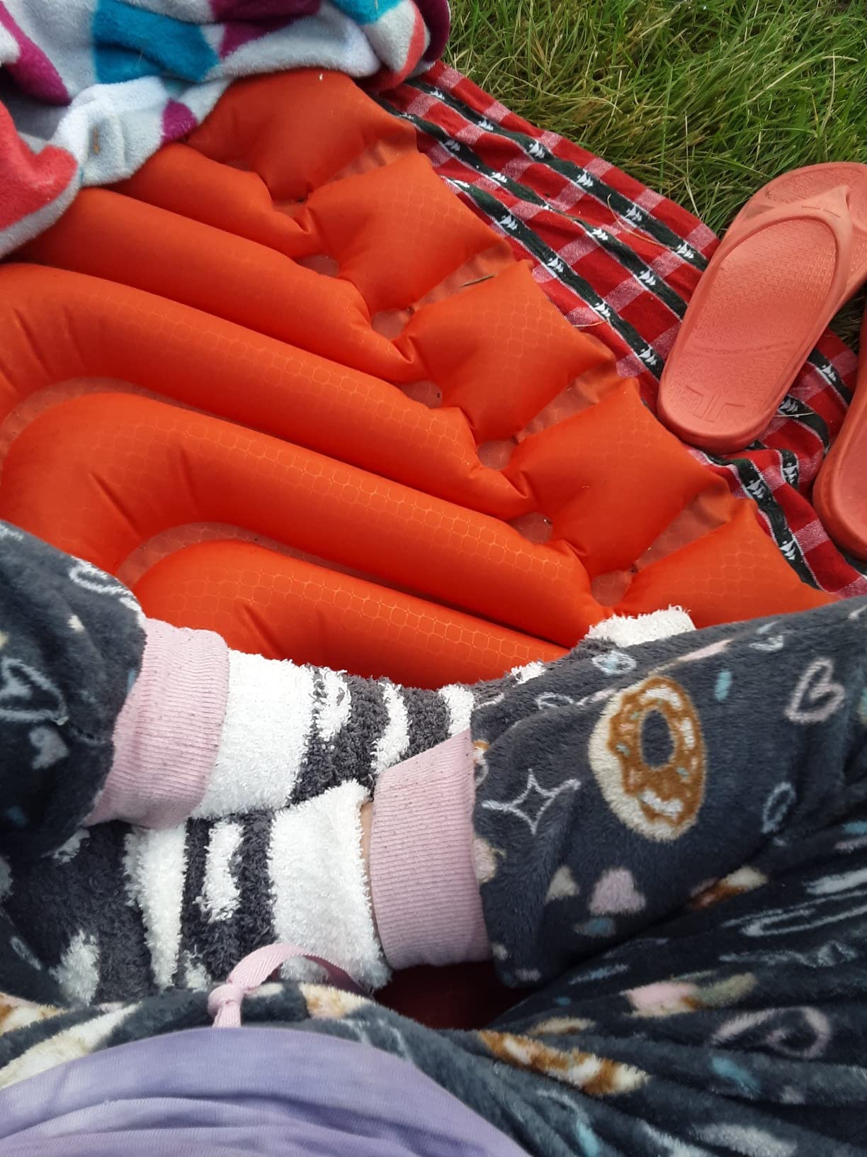 KLYMIT Static V Lightweight Inflatable Sleeping Pad | Comfortable, Lightweight, Easy to Inflate Portable Air Bed Mattress for Camping, Backpacking and Hiking — Green customer photo 2