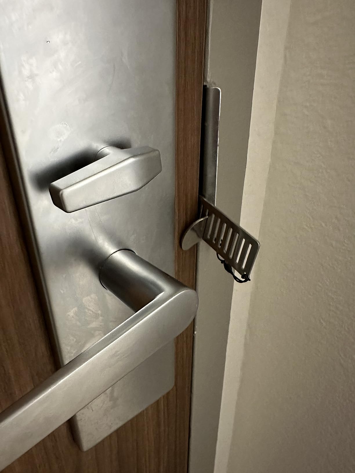 Portable Door Lock for Travel - Improved Travel Hotel Door Lock Apartment Security Device Door Jammer ozozo customer photo 1