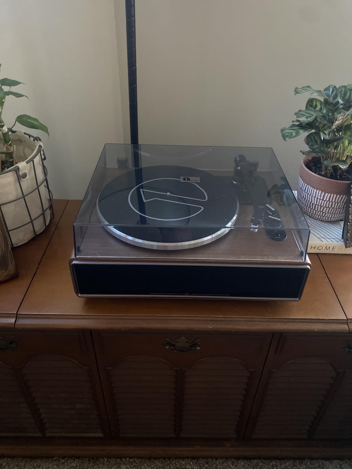 1 BY ONE High Fidelity Belt Drive Turntable with Built-in Speakers customer photo 2