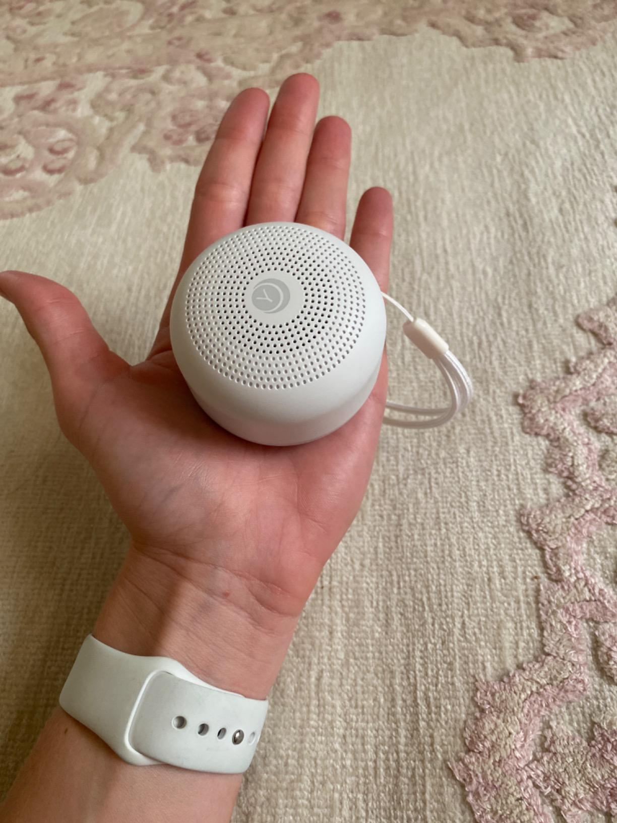 Yogasleep Travel Mini Portable White Noise Sound Machine, 6 Soothing Sounds, Volume Control, Dimmable Night Light, Sleep Therapy for Adults & Baby, USB Rechargeable, Lanyard Included customer photo 1