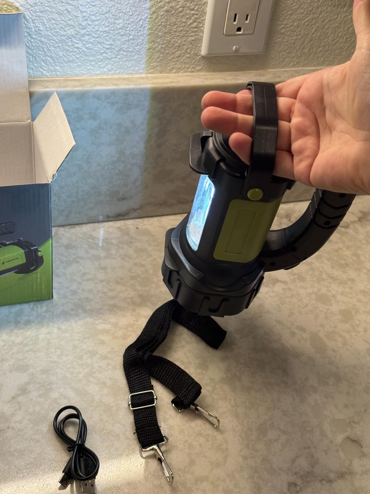AlpsWolf Camping Lantern Rechargeable, LED Flashlight Spotlight Lantern with 800LM, 3600 mAh, Strap Included Portable Bright Camping Light for Emergency, Outdoor Hiking, Power Outages customer photo 2