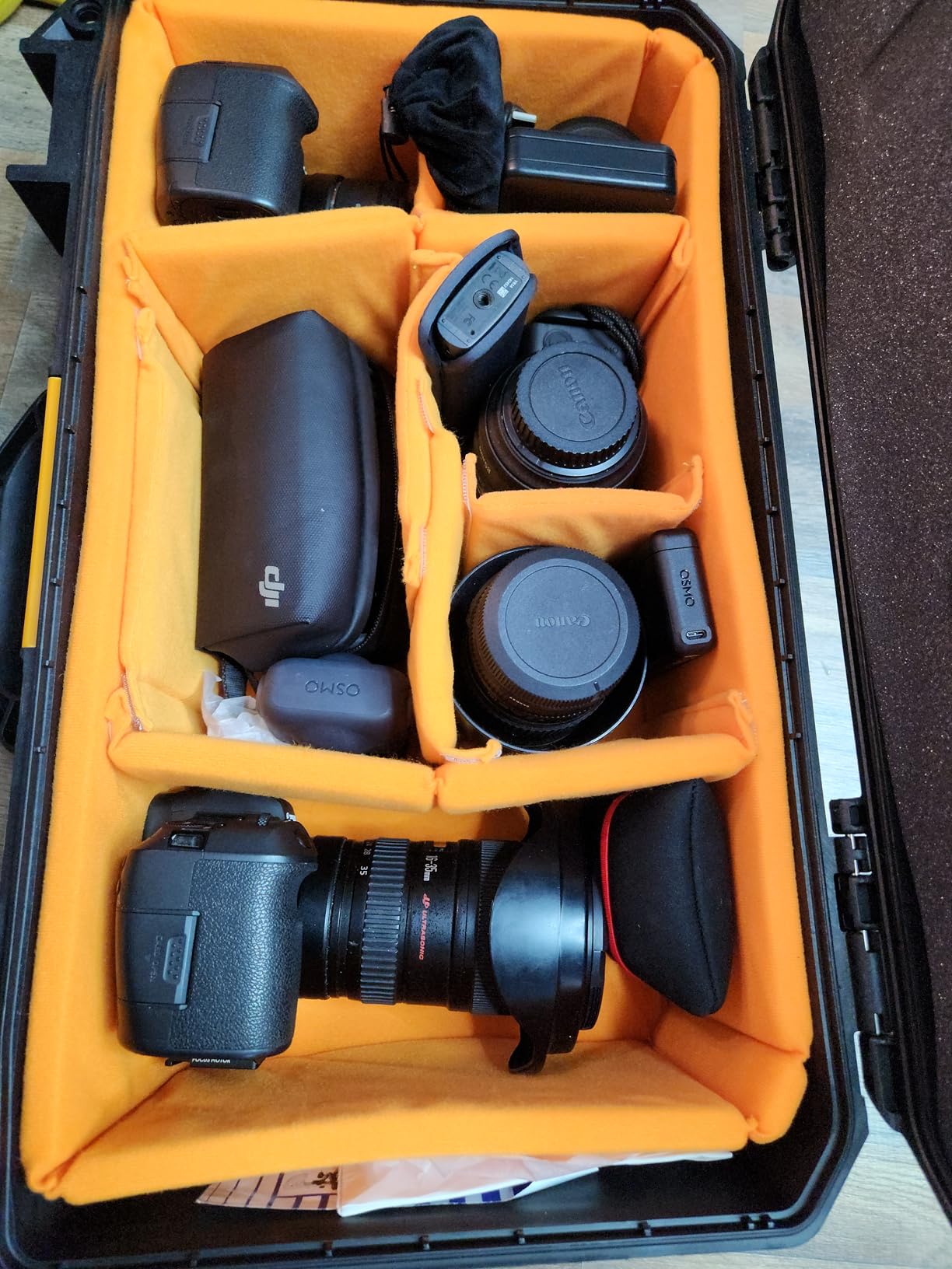 Pelican Vault V525 Hard Case (Camera, Pistol, Gear, Equipment) customer photo 2