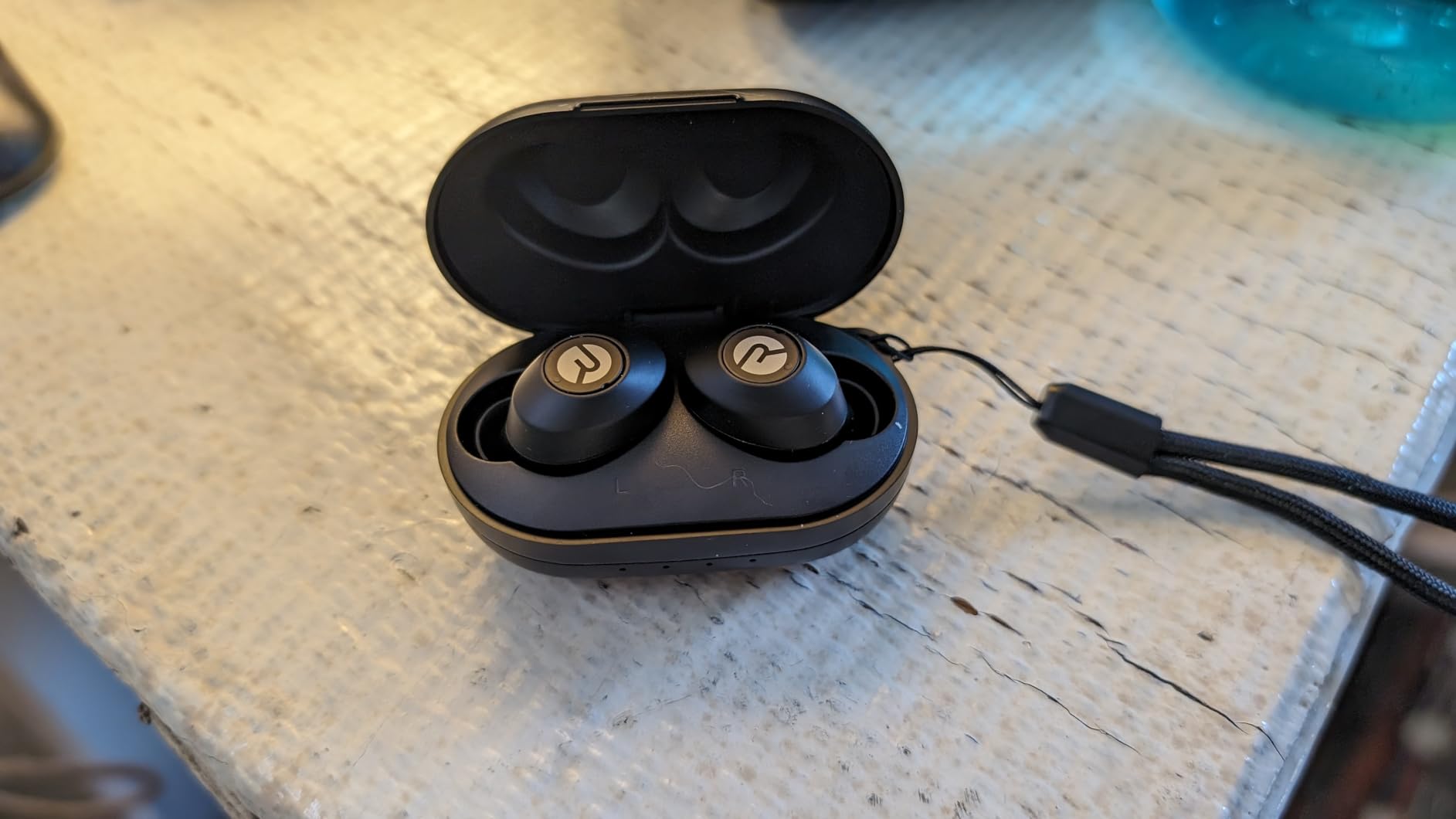 Raycon Everyday Bluetooth Wireless Earbuds with Microphone - Active Noise Cancelling, Sweat & Water-Resistant Earphones, Ear Buds Wireless Bluetooth (Black) customer photo 1