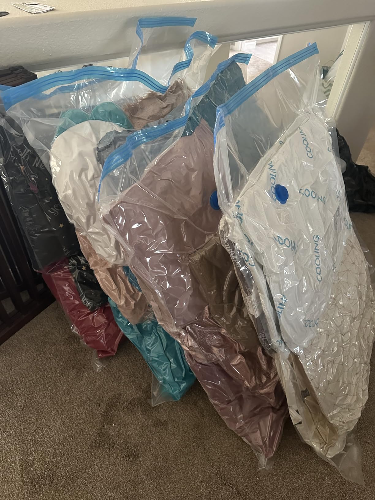 Vacuum Storage Bags with Hand Pump, Vacuum Seal Space Saver Bags,20 Combo customer photo 2
