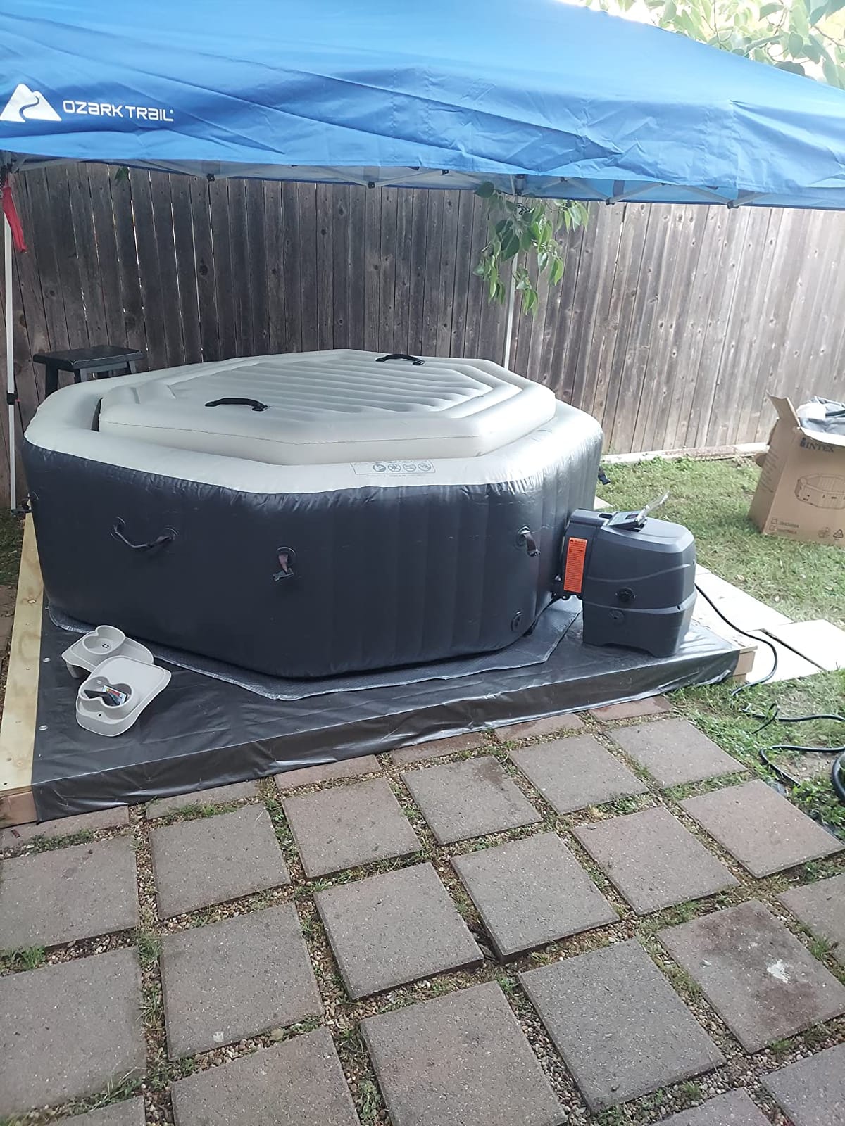 INTEX 28433EP PureSpa Bubble Deluxe Spa Set: Includes Energy Efficient Spa Cover – 120 Bubble Jets – Octagonal Design – 4 Person Capacity – 71