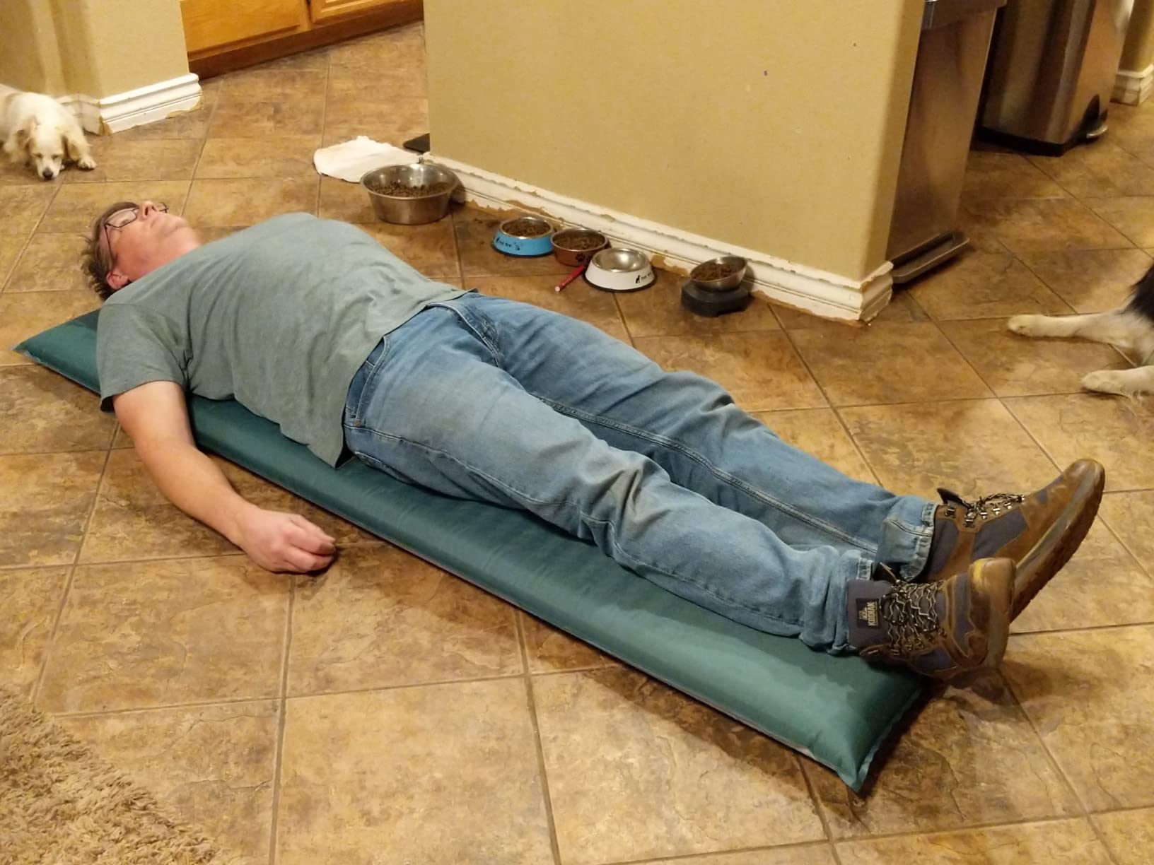 Coleman Silver Springs Self-Inflating Sleeping Pad, Comfortable Camp Pad with Insulating Foam & Durable PVC Coating, Lightweight Sleeping Mat Inflates in Minutes customer photo 2